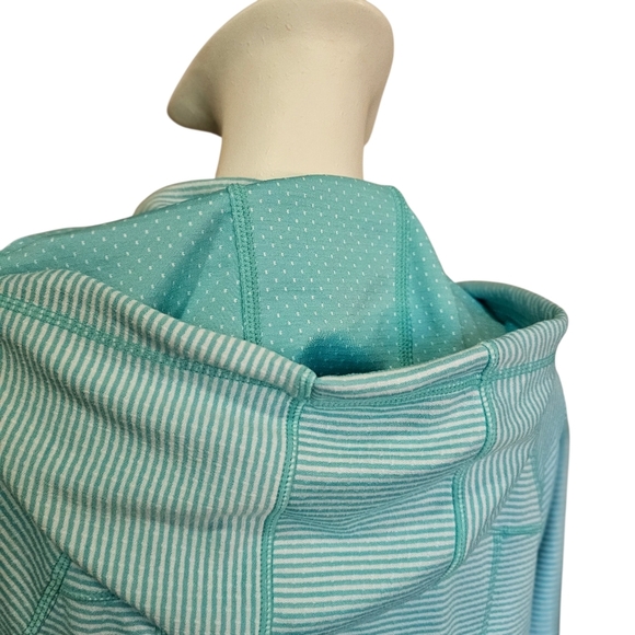 Soft Light Weight Hoodie With Stripes and Polka Dots - Picture 4 of 8